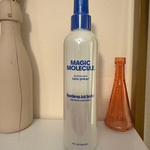 Antimicrobial Skin Spray - White and Blue